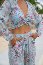 Laden Sie das Bild in den Galerie-Viewer, Blaues Pompeii Gypsy Crop Top – Resort Kollektion